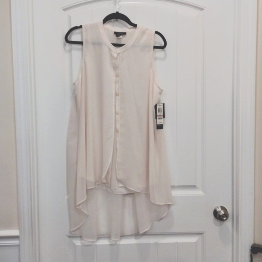 Sleeveless blouse